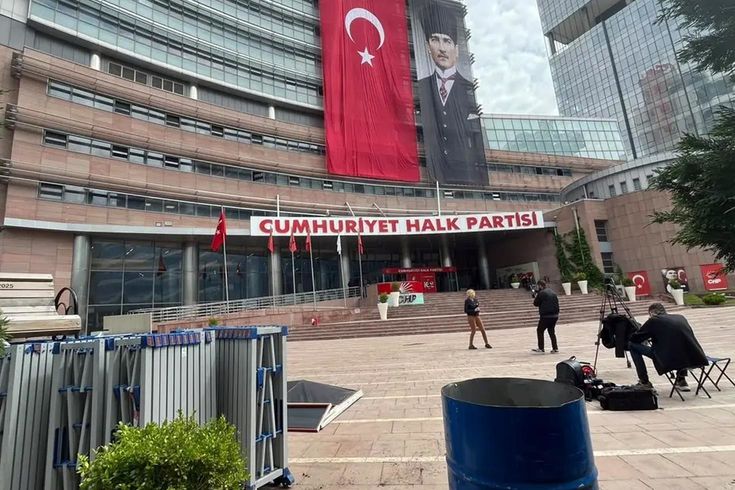 CHP'de 50 isim için ihraç talebi!
