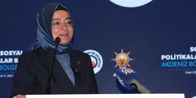 Fatma Betül Sayan Kaya: Tüm görevlerimden affımı istedim