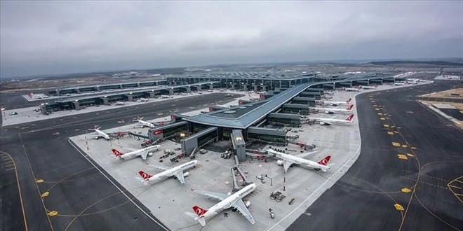 Olumsuz hava İstanbul'da uçuşları vurdu
