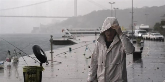 İstanbul'da kuvvetli sağanak ve fırtına bekleniyor